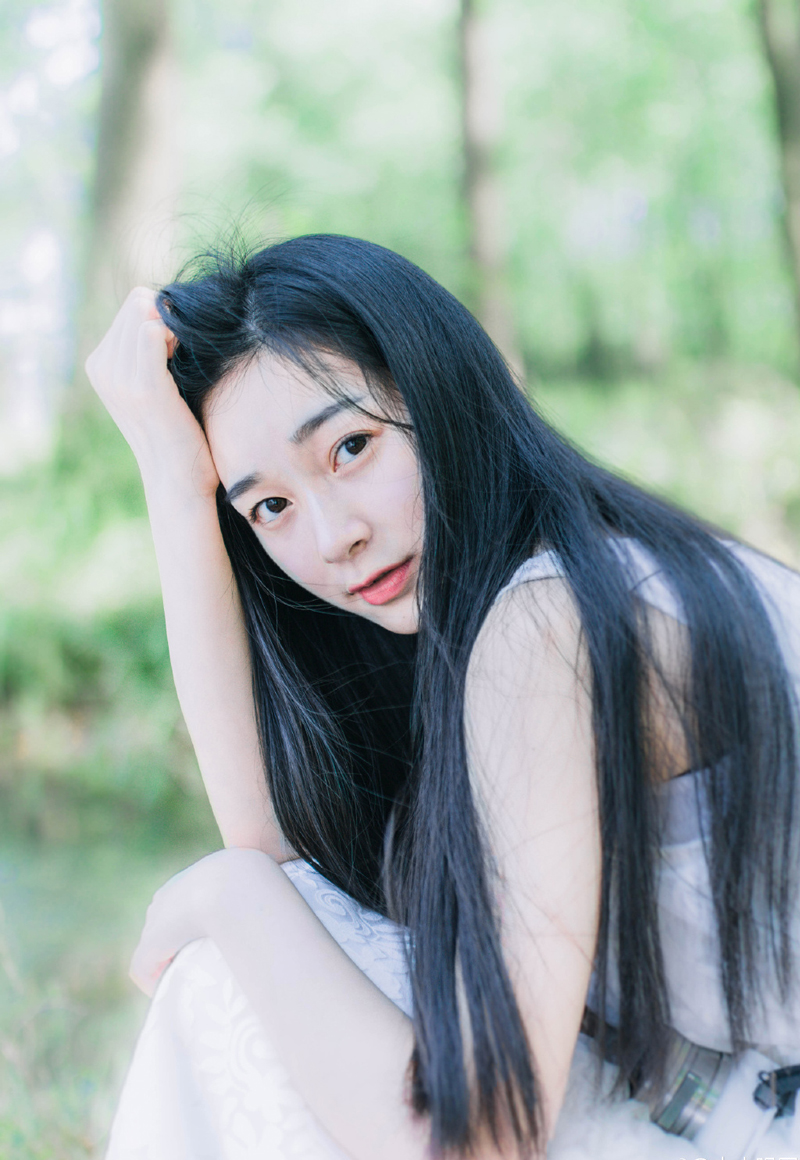 “还不明白吗？”庞统有些无语的看向魏延，这货行军打仗倒是在行，但这些事情上却太无知了：“是谁不重要，只需要这个时候，阆中大军之中，有个足够分量的人回成都，刘璝也好、邓贤也罢，哪怕是张任亲自回去，结果都不会有什么区别，而之前做的那些，都是为这一个人物做的铺垫，以法孝直的手段加上孟达这个内应，总有办法陷害他们，主公身边，这类鸡鸣狗盗的奇人异事可是不少，刘璋，这次算是彻底栽了。”
